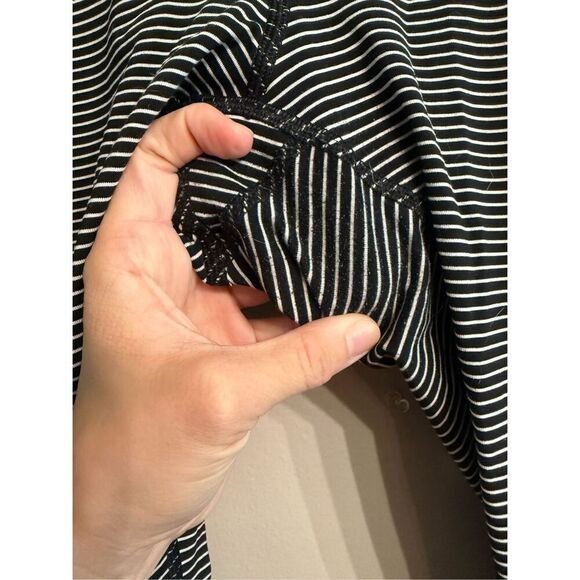 Lululemon Black White Parallel Striped Pull On Wunder Under Leggings Size 10 - Picture 4 of 5